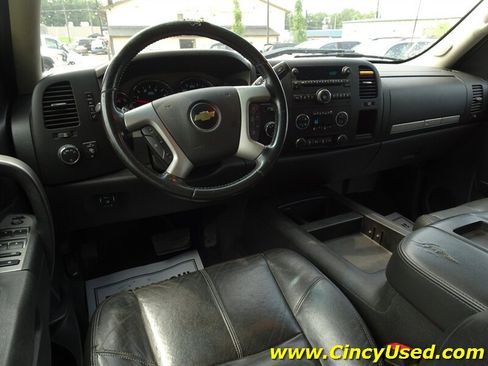 Used 2013 Chevrolet Silverado 2500 LT w/ Interior Plus Package AWD/4WD image 9