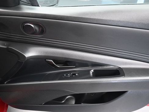 Used 2025 Hyundai Elantra Sport FWD image 39