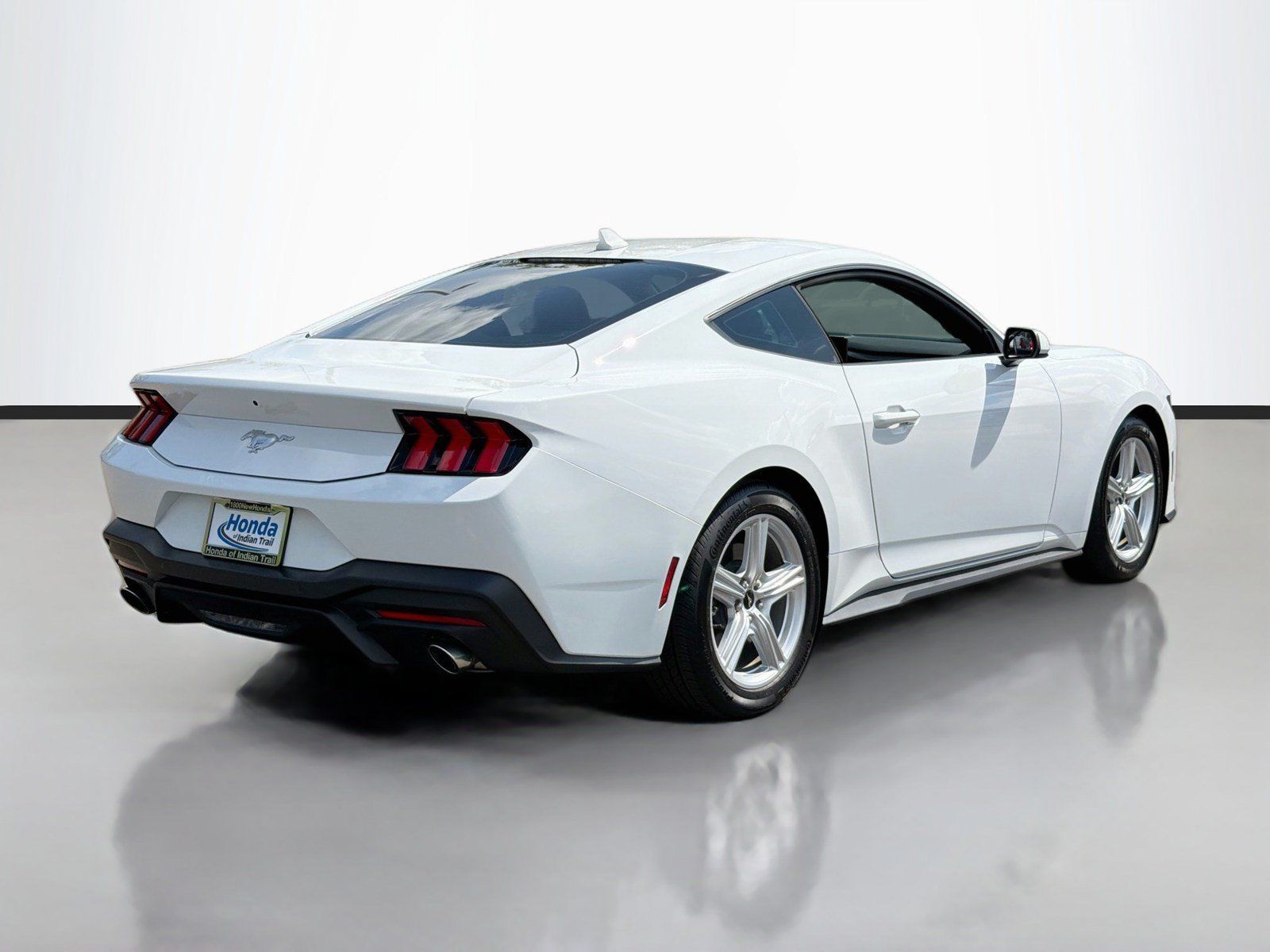 Used 2026 Ford Mustang Coupe RWD image 5