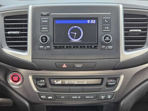 Used 2019 Honda Ridgeline RT image 16