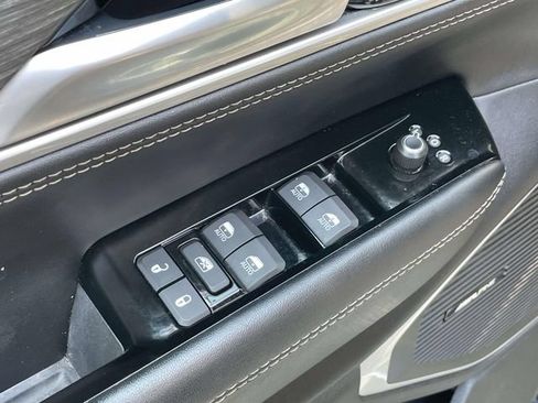 Used 2024 Jeep Wagoneer Series II AWD/4WD image 18