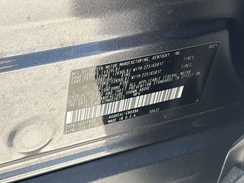 Used 2021 Toyota RAV4 LE AWD/4WD image 24