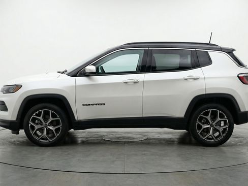 Used 2025 Jeep Compass Limited image 5