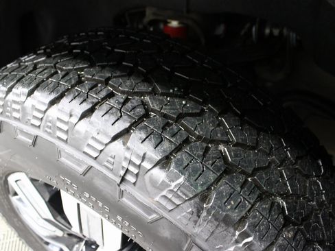 Used 2025 GMC Sierra 2500 Denali image 7