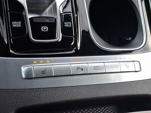 Certified 2023 Kia Carnival EX image 26