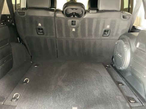 Used 2021 Jeep Wrangler Unlimited Sahara image 28