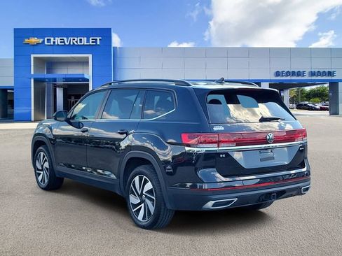 Used 2024 Volkswagen Atlas SE AWD/4WD image 3