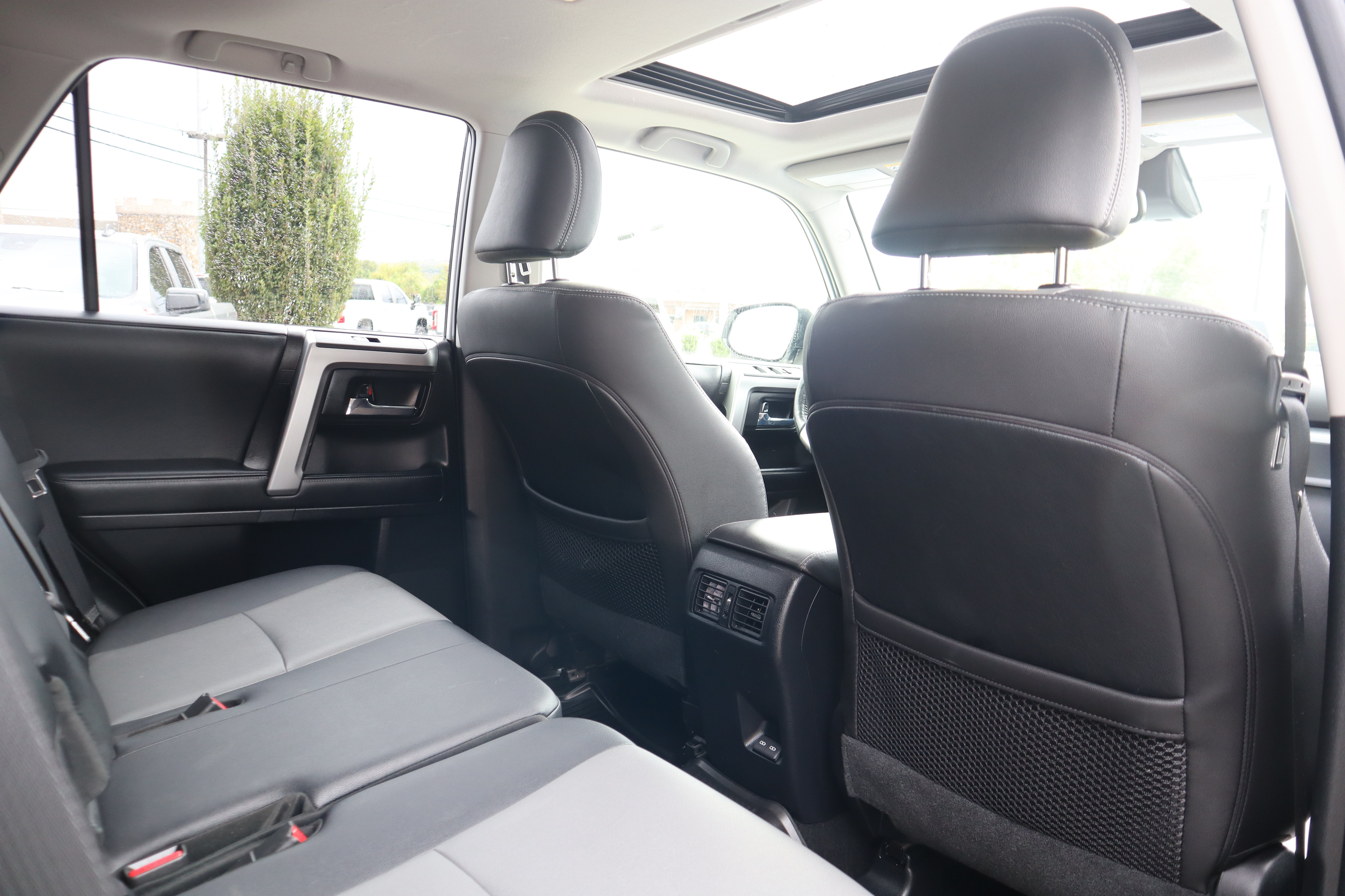 Used 2023 Toyota 4Runner SR5 Premium w/ Moonroof Package AWD/4WD image 24