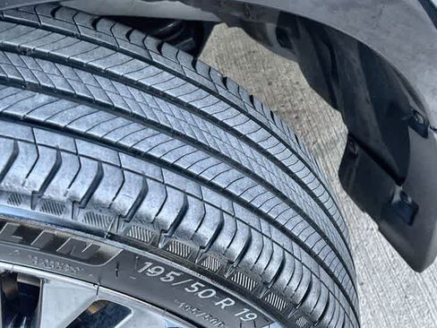 Used 2024 Toyota Prius XLE image 23