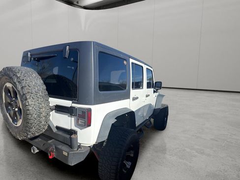 Used 2017 Jeep Wrangler Unlimited Rubicon w/ Connectivity Group image 6