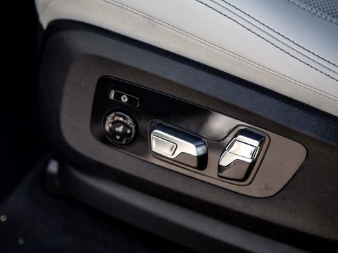 New 2026 BMW X7 xDrive40i w/ Executive Package image 19