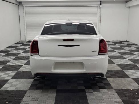 Used 2023 Chrysler 300 Touring w/ Sport Appearance Package RWD image 5