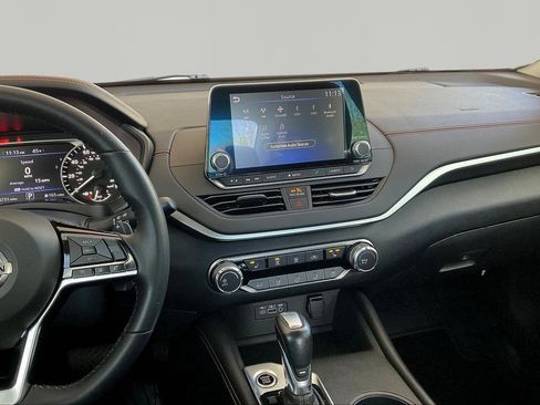 Used 2019 Nissan Altima 2.5 SR w/ SR Premium Package FWD image 9