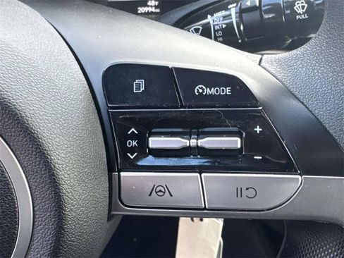 Certified 2021 Hyundai Elantra SE image 21