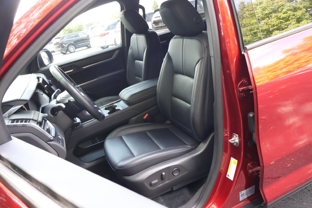 Certified 2024 GMC Acadia Elevation FWD image 29