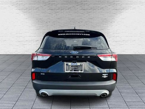 Used 2020 Ford Escape SE image 4