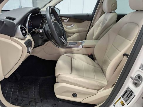 Certified 2021 Mercedes-Benz GLC 300 4MATIC image 4