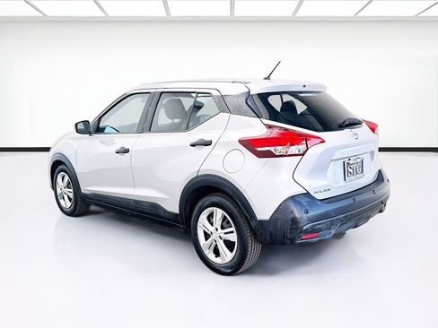 Used 2020 Nissan Kicks S image 6