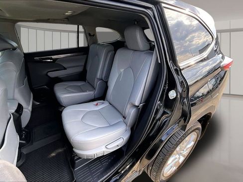 Used 2021 Toyota Highlander Limited image 26