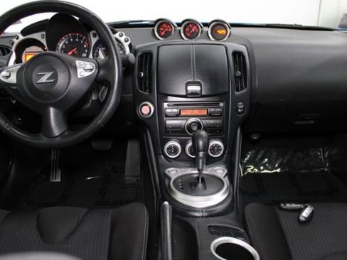 Used 2009 Nissan 370Z Coupe w/ Sport Pkg RWD image 2