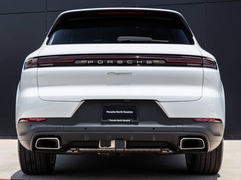 Certified 2025 Porsche Cayenne AWD/4WD image 10