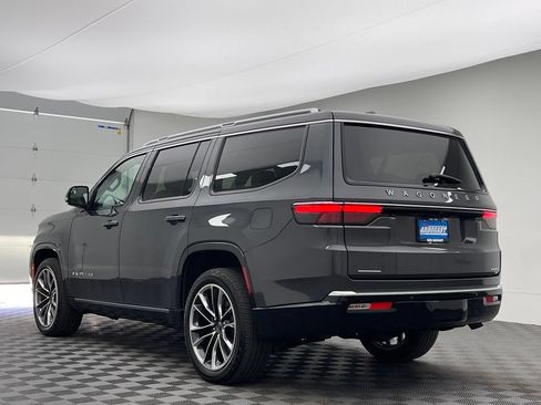 Used 2022 Jeep Wagoneer Series III w/ Premium Group I AWD/4WD image 15
