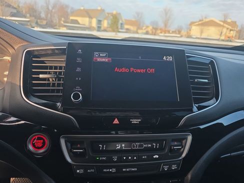 Certified 2023 Honda Ridgeline Black Edition image 9