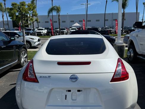 Used 2017 Nissan 370Z Coupe image 4