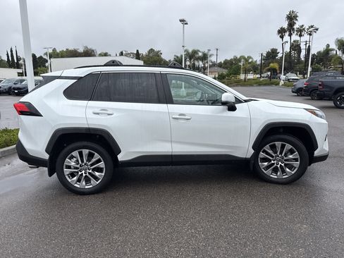 Used 2023 Toyota RAV4 XLE Premium image 6