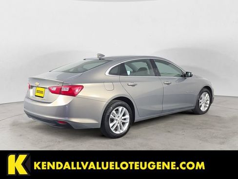Used 2018 Chevrolet Malibu LT FWD image 2