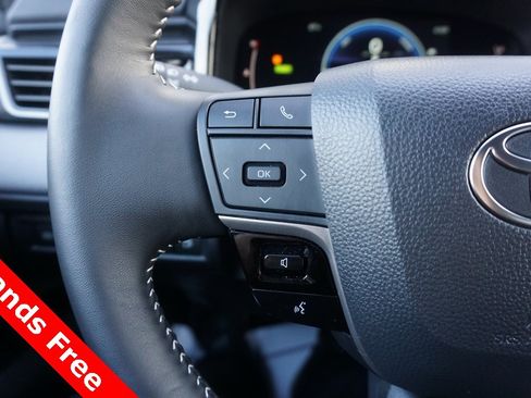 Certified 2025 Toyota Camry SE image 4