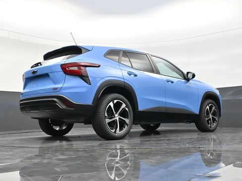 Used 2024 Chevrolet Trax RS w/ Driver Confidence Package FWD image 21