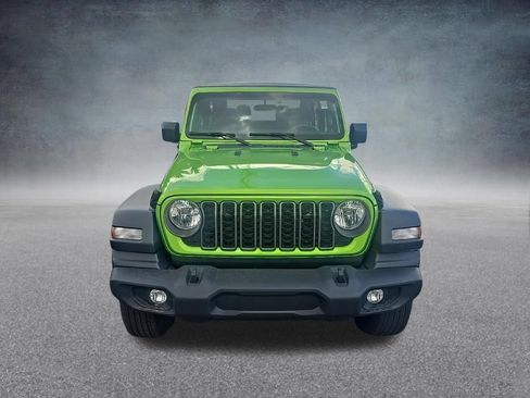 Used 2025 Jeep Wrangler Sport AWD/4WD image 3