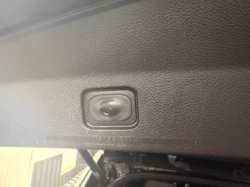 Used 2018 Ford Explorer Limited w/ Equipment Group 301A AWD/4WD image 39