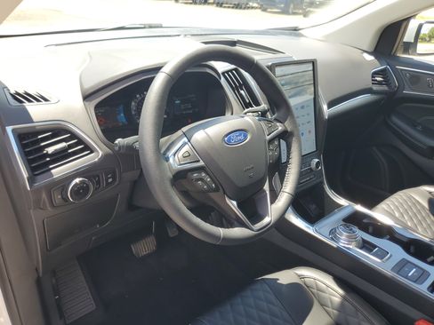 Used 2024 Ford Edge Titanium w/ Equipment Group 301A AWD/4WD image 13