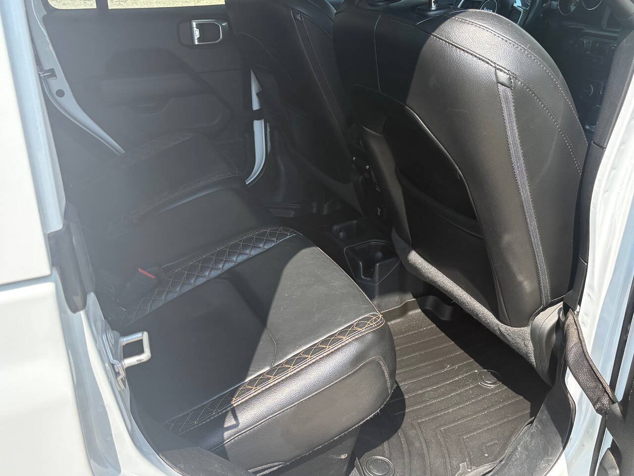 Used 2021 Jeep Gladiator Overland AWD/4WD image 12