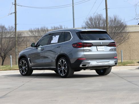 Used 2026 BMW X5 xDrive40i w/ Premium Package image 3