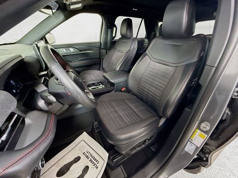 Certified 2025 Ford Explorer ST-Line w/ Premium Package image 2
