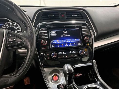 Used 2023 Nissan Maxima SL FWD image 9