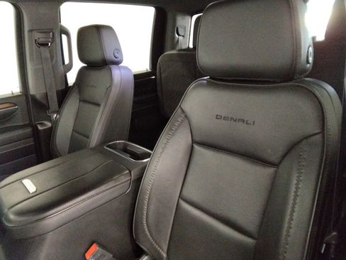 Used 2024 GMC Sierra 2500 Denali w/ Denali Reserve Package image 37