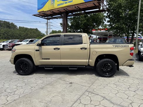 Used 2018 Toyota Tundra Limited w/ Limited Premium Package AWD/4WD image 9
