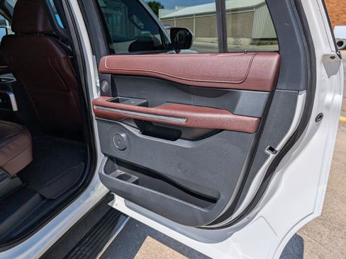 Used 2023 Ford Expedition Max Limited AWD/4WD image 17