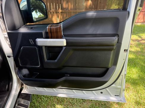 Used 2015 Ford F150 Lariat AWD/4WD image 18
