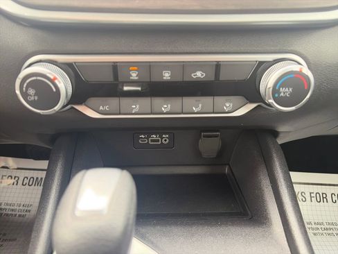 Used 2025 Nissan Altima 2.5 SV FWD image 18