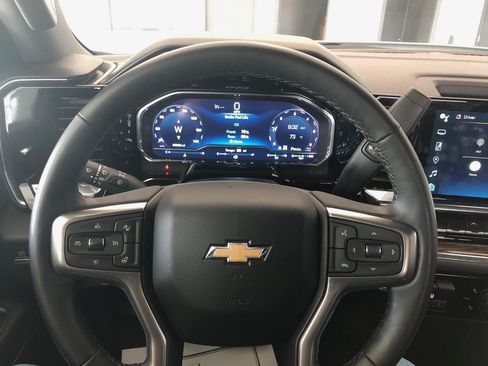 Used 2023 Chevrolet Silverado 1500 LT AWD/4WD image 14