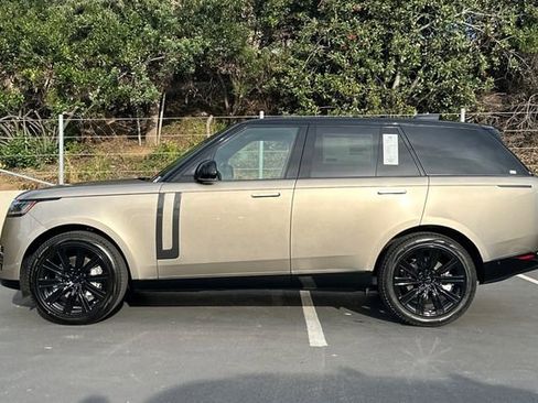 New 2026 Land Rover Range Rover SE image 2