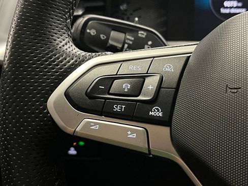 Used 2026 Volkswagen Tiguan SE R-Line AWD/4WD image 27