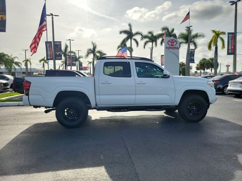 Used 2023 Toyota Tacoma SR AWD/4WD image 13