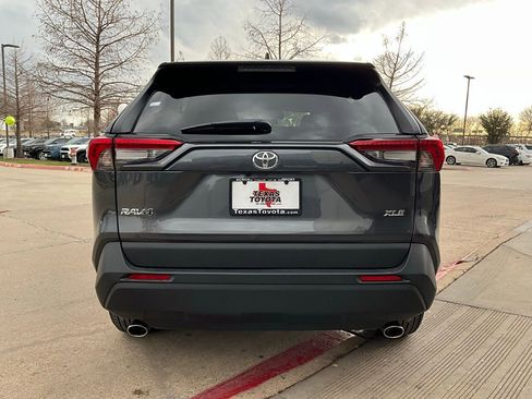 Used 2025 Toyota RAV4 XLE image 7