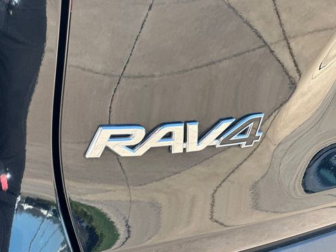 Certified 2025 Toyota RAV4 LE image 34